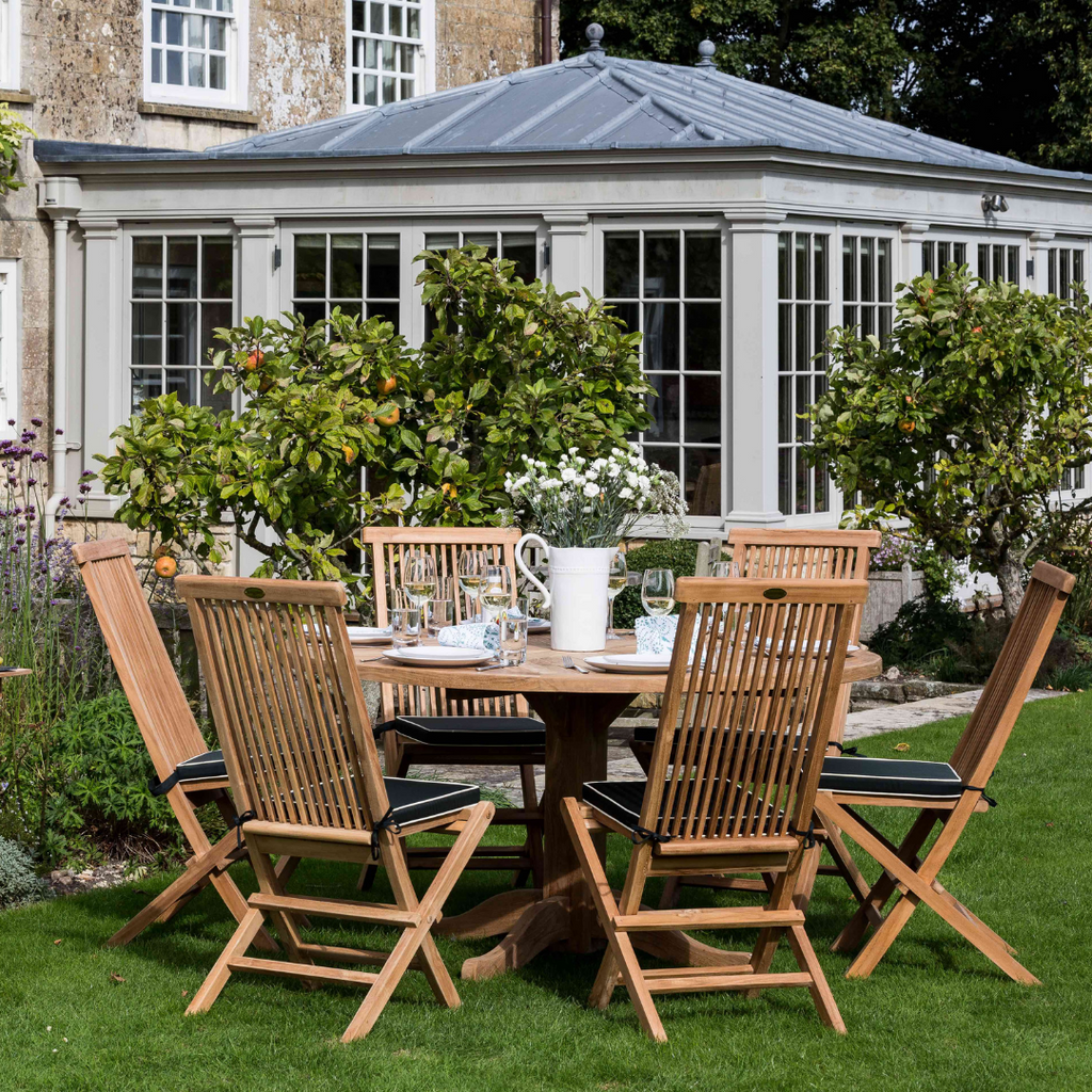 Daisy Round Pedestal Table (3 Sizes)
