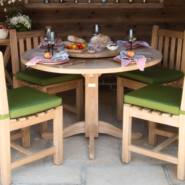 Daisy Round Pedestal Table (3 Sizes)