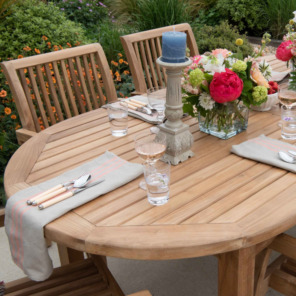 Lily Oval Table