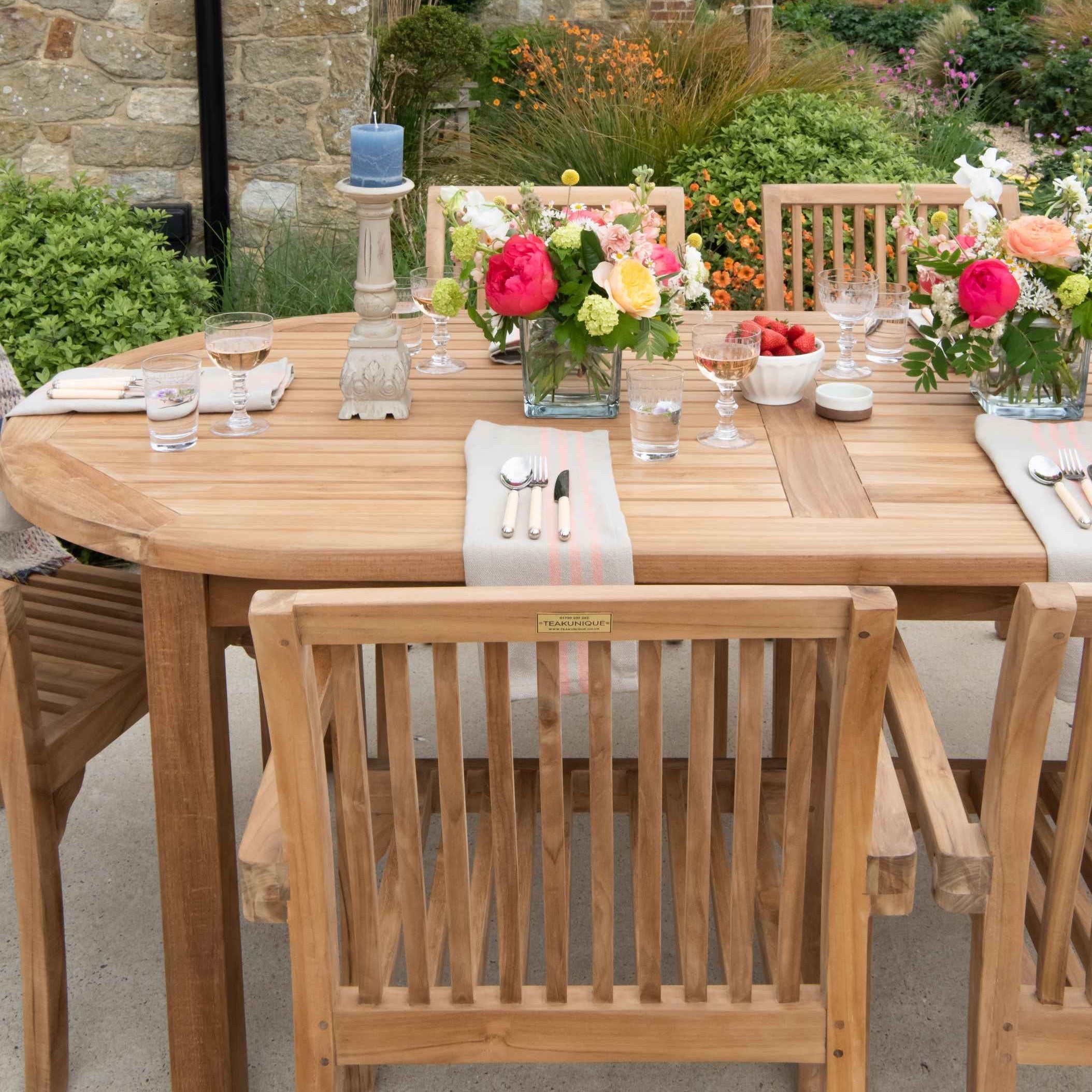 Lily Oval Table